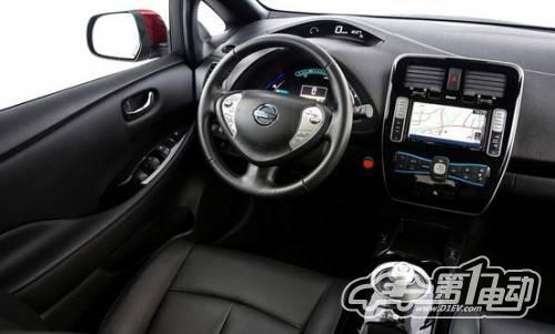 日產(chǎn)聆風電動車圖片