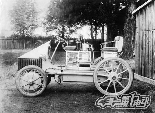 ERDINAND Porsche（法蒂娜.保時捷）的原始混合車系列。
