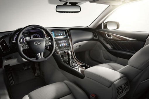 英菲尼迪Q50運(yùn)動型轎車