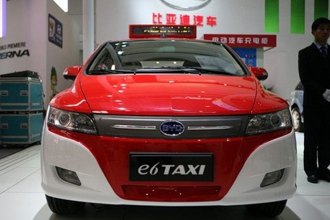 比亚迪鹏程电动出租车
