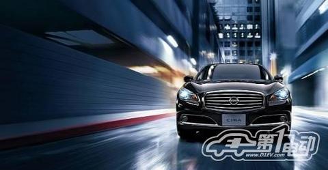 日产高级轿车Cima以混合动力版重新亮相