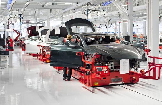 Маск опровергает профсоюз UAW: обращение на заводе Tesla хорошее