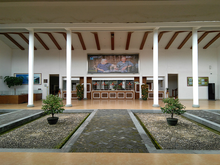 游客中心的大厅售票处