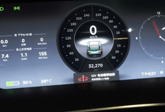 特斯拉Model S 12V电池问题这个怎么处理？12V电池有保的吗？