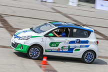 第四届环湖电动汽车挑战赛在青海上演速度与激情